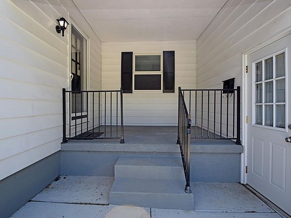 3rd image of 228 Carmen Ave