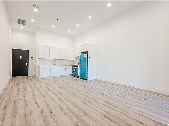 4th image of 316 Fulton Ave #8