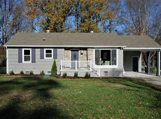1305 Woodberry Dr, Knoxville, TN 37912