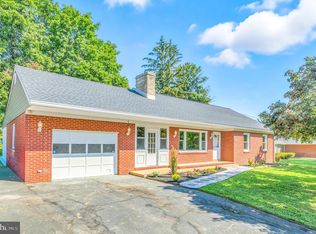 1064 Flora Ln, Upper Chichester, PA 19061