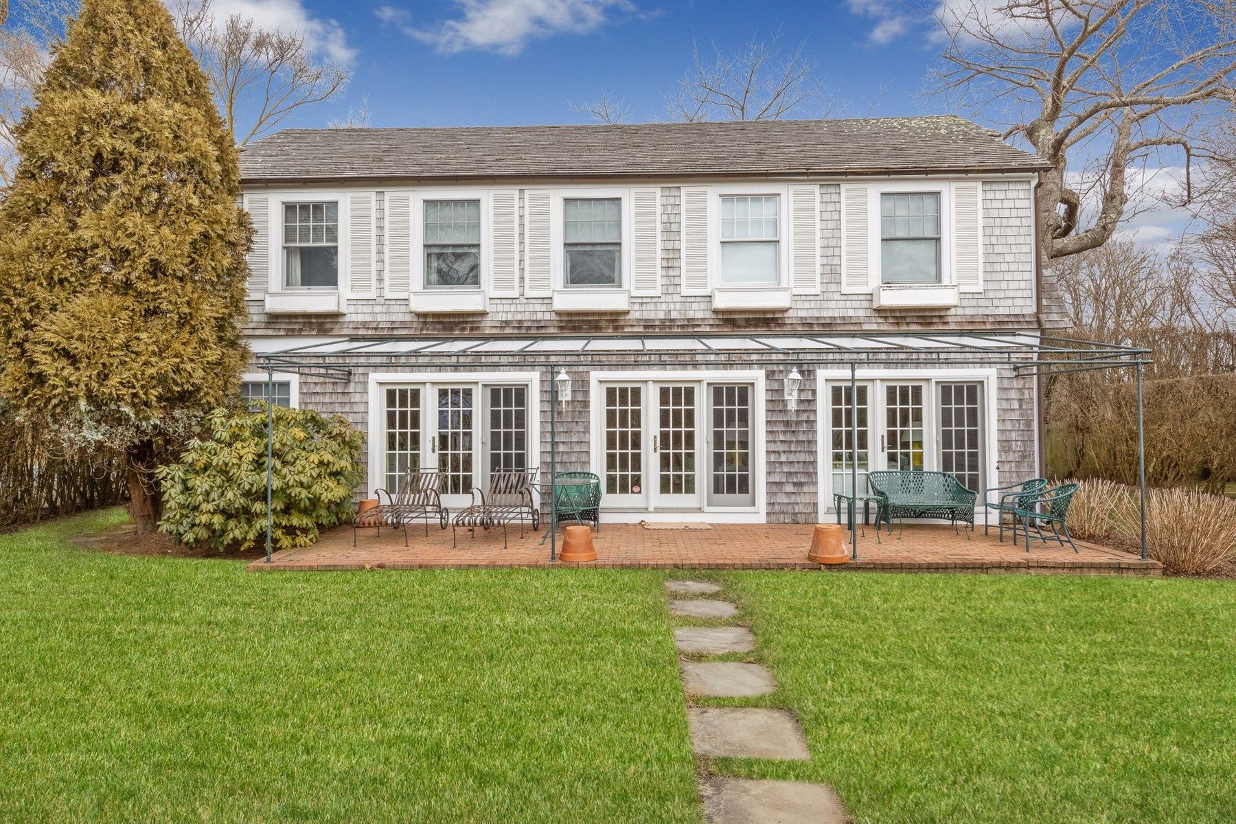 520 First Neck Ln Cottage) in Southampton Out East