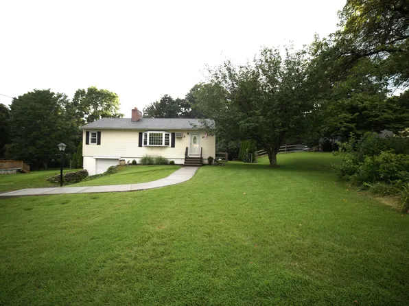 9 Wildwood Circle, Middlefield, CT 06481
