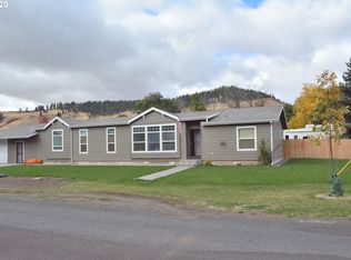 3008 N 1st St, La Grande, OR 97850