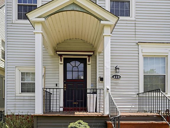 2nd image of 439 Richmond Ave