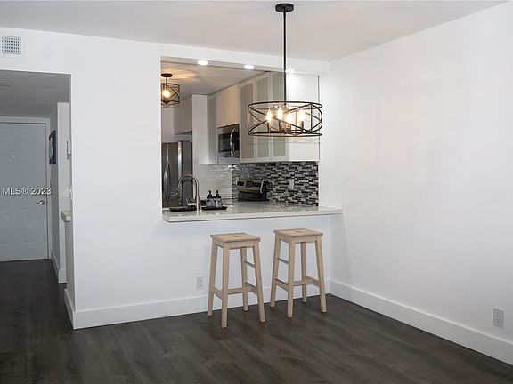 4th image of 7730 NW 50th St APT 402