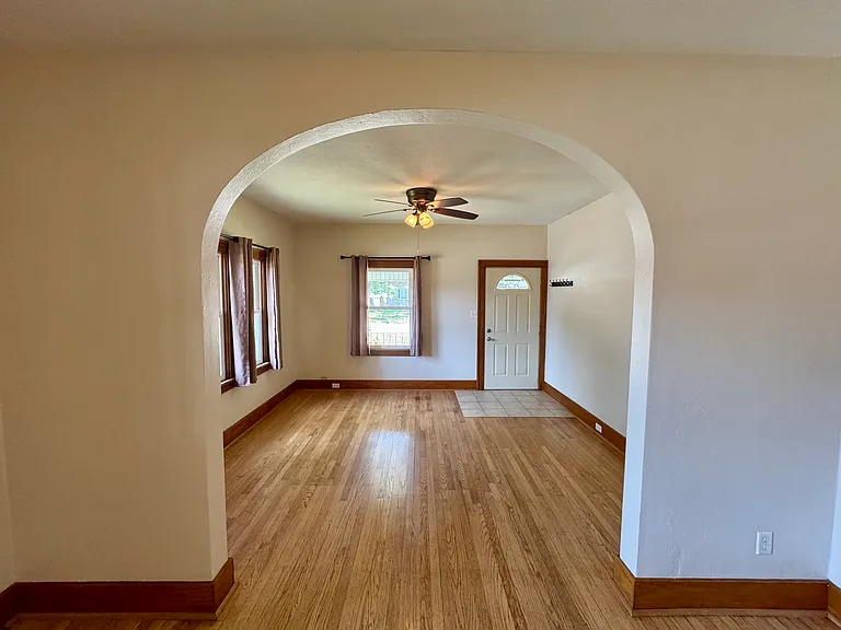 312 N Prairie Ave — Photo 5