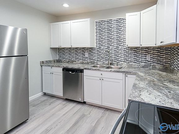 2nd image of 2219 Tanglewood Cir NW