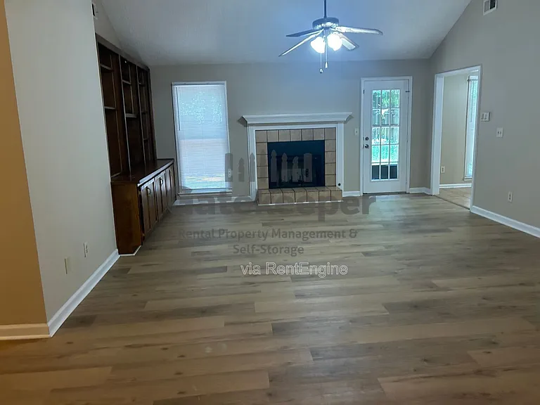 210 Buckeye Ln — Photo 2