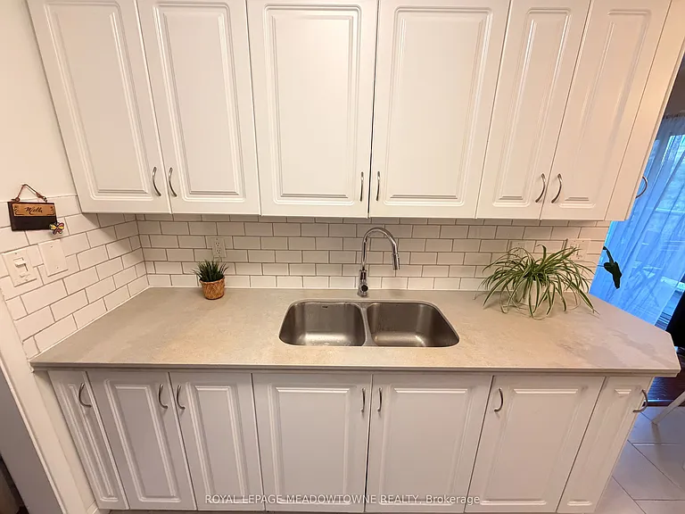 11 Woodman Dr S #411 — Photo 11