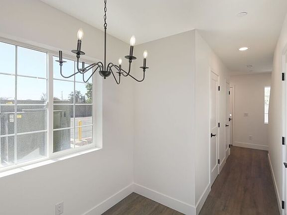 5th image of 16385 Valencia Ave Unit 4