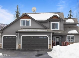 13033 Curry Ridge Cir, Eagle River, AK 99577