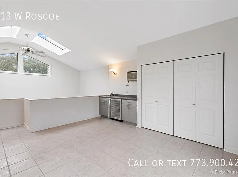 1213 W Roscoe St — Photo 10