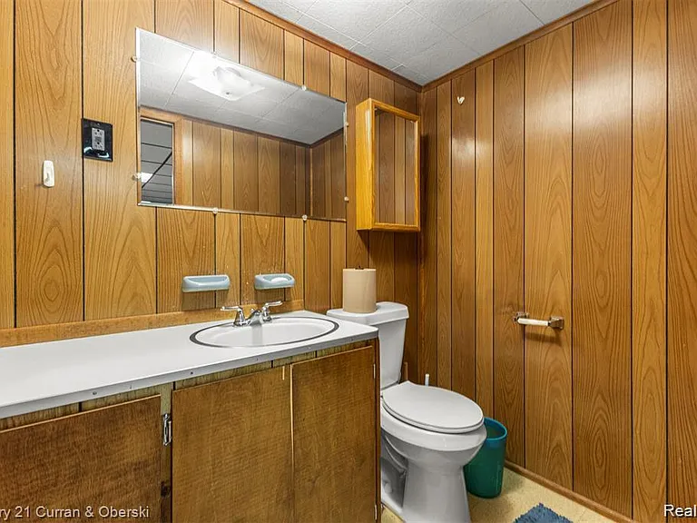 3927 Monroe St — Photo 19