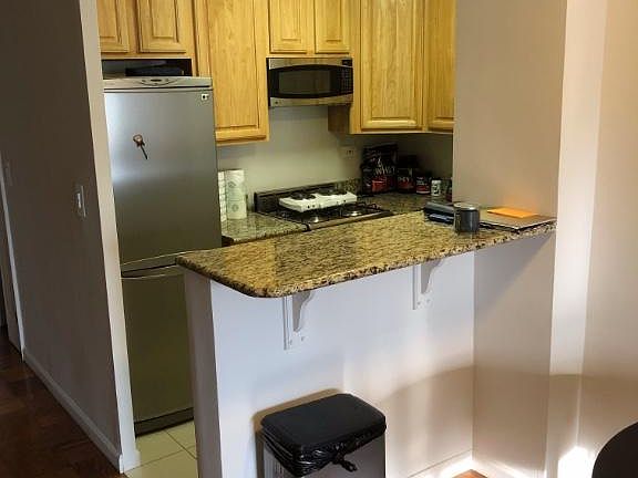 3rd image of 300 W 55th St APT 17F