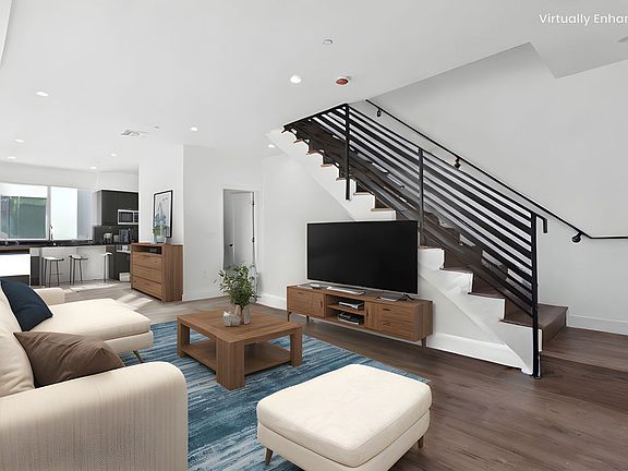 3rd image of 11449 Cumpston St #2