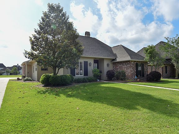 2nd image of 15100 Fieldwood Cir