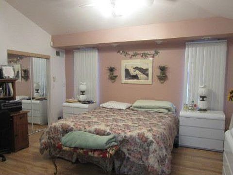 5th image of 14 Great River Dr