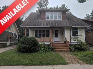 202 W 15th St, Holland, MI