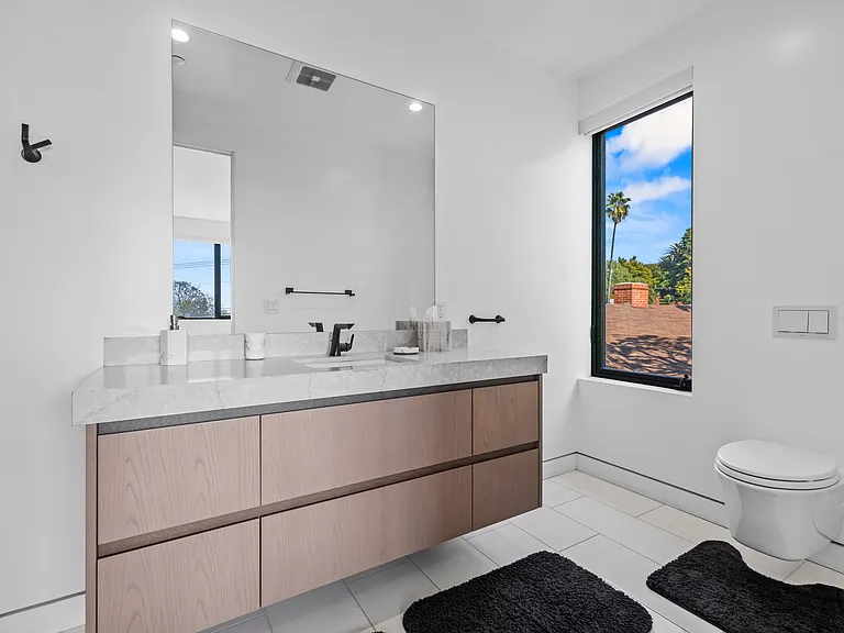 12125 W Sunset Blvd — Photo 34