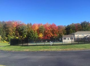 374 Northampton Rd APT D, Amherst, MA 01002