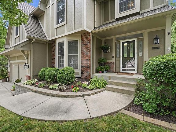 3rd image of 2507 NE 78th Ter
