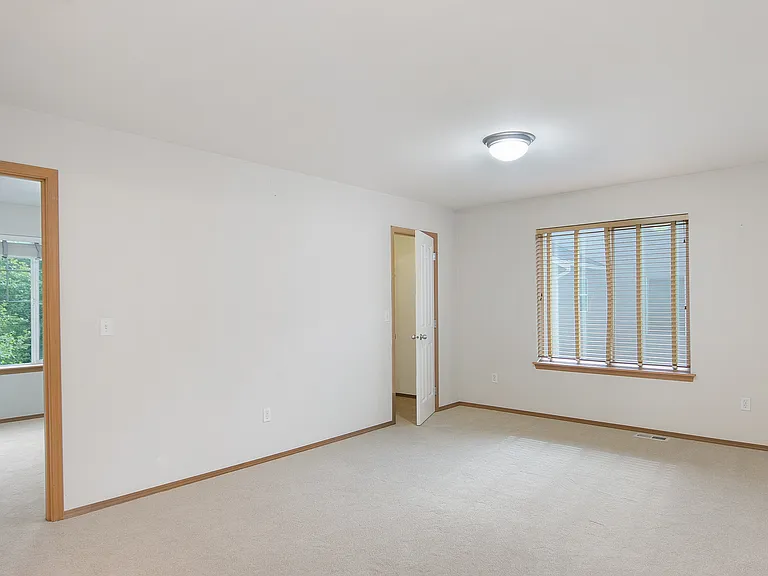 Upstairs bonus area - perfect for TV/Play