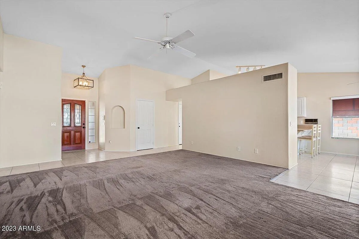 3 bed, 2.0 bath, 1664 sqft, $3,500 — Photo 3