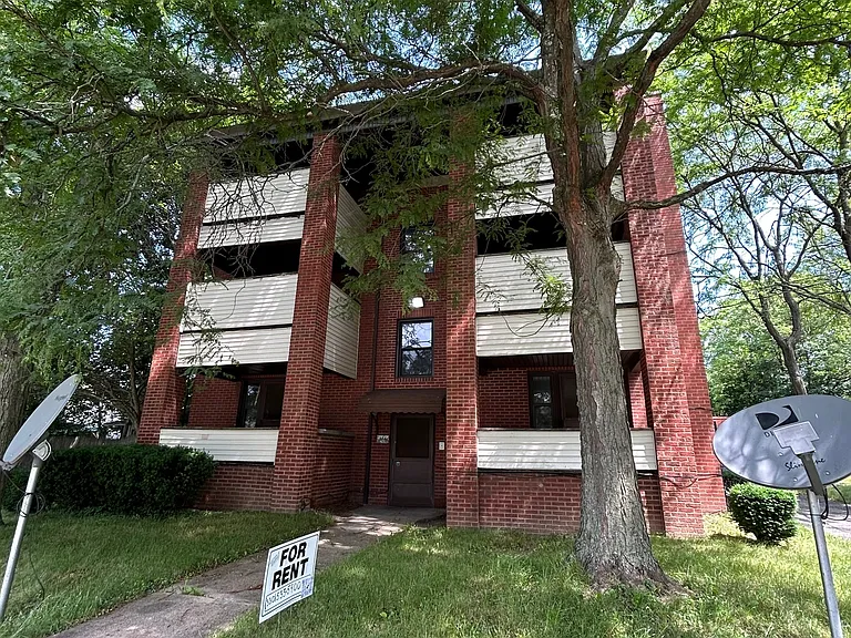 116 Maywood Dr #2-1 — Photo 1