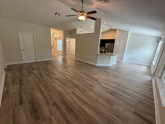 5th image of 4363 N Salford Blvd