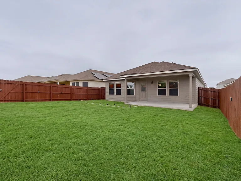 7619 Toledo Bnd — Photo 43
