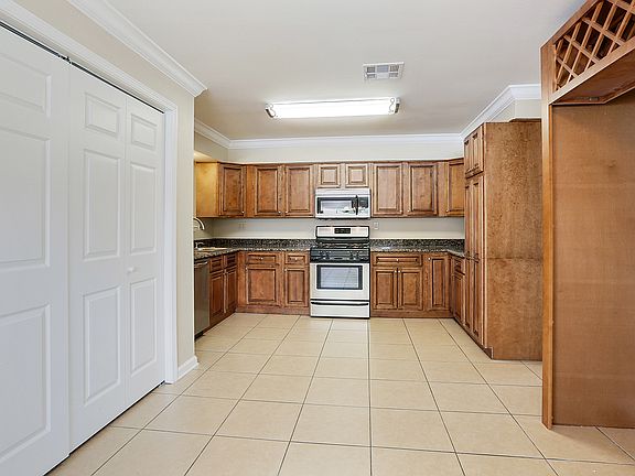 3rd image of 2908 Chalona Dr