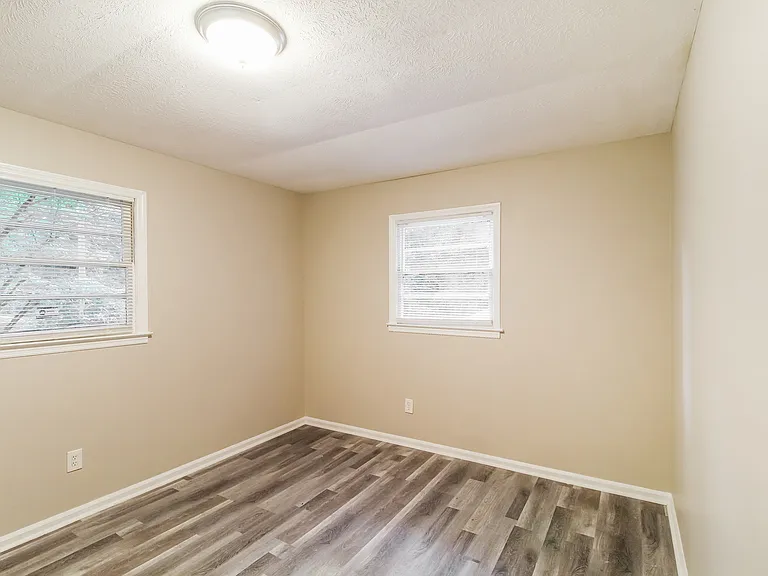 135 Wildwood Dr — Photo 27