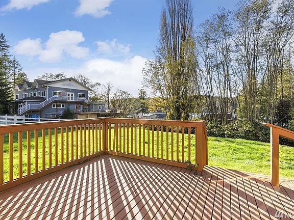 3rd image of 5076 SE Waterski Way