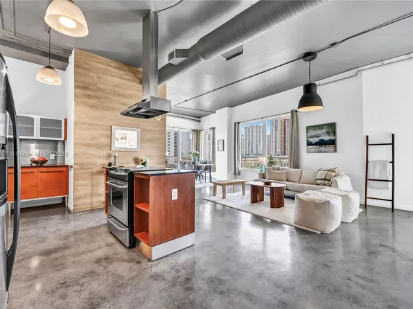 10 SW South River Dr APT 803, Miami, FL 33130