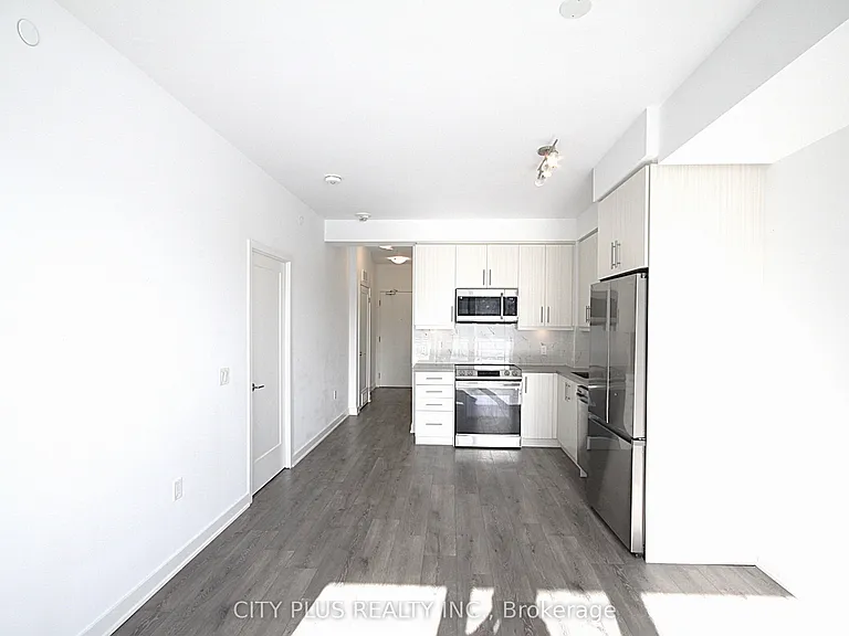 105 Oneida Cres #809 — Photo 9