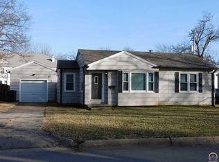 2216 SW Boswell Ct, Topeka, KS 66611