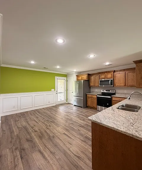 660 Constitution Dr — Photo 8