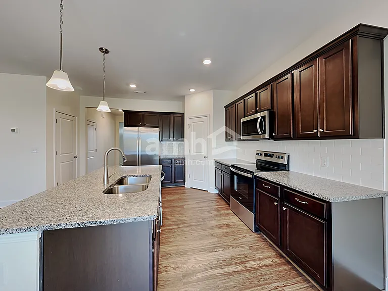 5433 Lake Water Ct — Photo 3