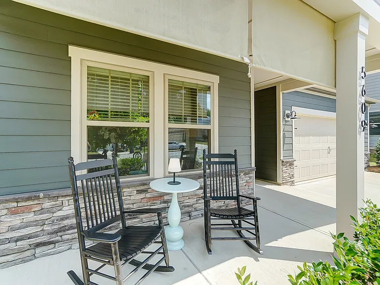 5609 Lavaux Ct — Photo 4