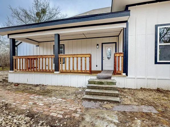 208 E Pecan St, Campbell, TX 75422