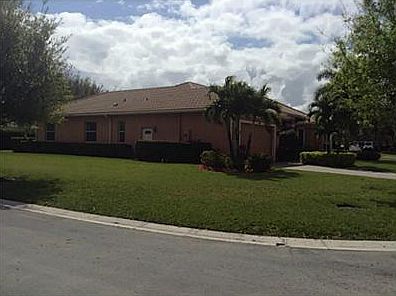3rd image of 2556 SW Holly Dale Way