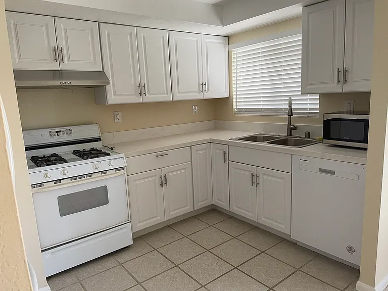 75310 Pino Dr — Photo 7