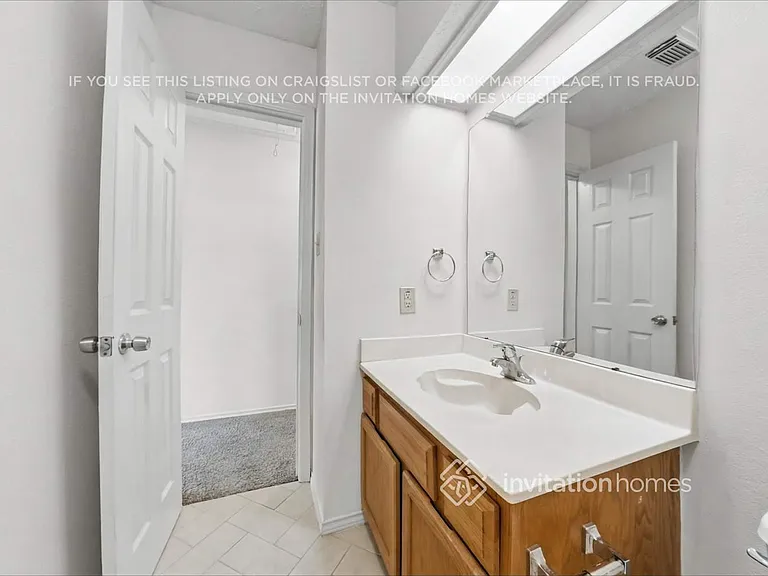 10514 Wayward Wind Ln — Photo 20