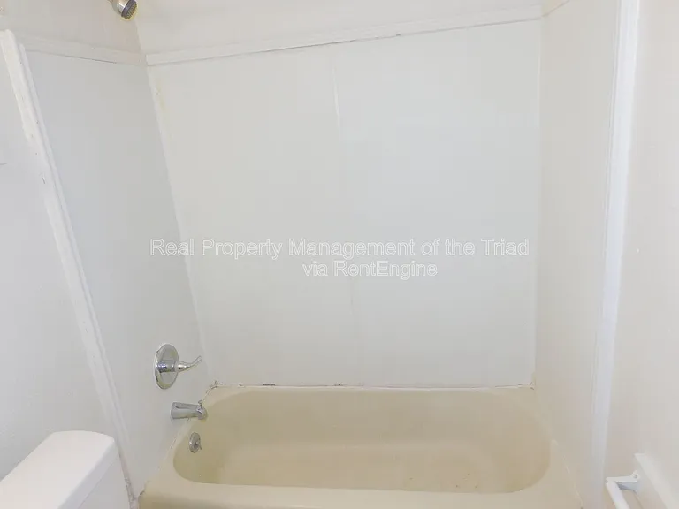 1514 Gholson Ave S #D — Photo 12