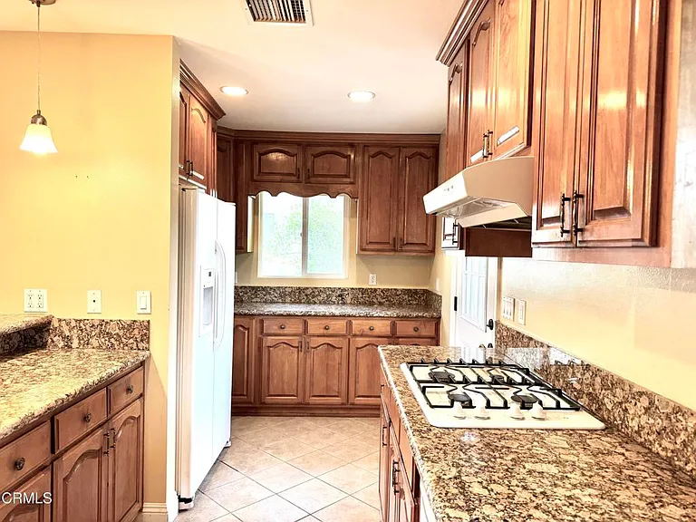 1736 Vistillas Rd — Photo 16