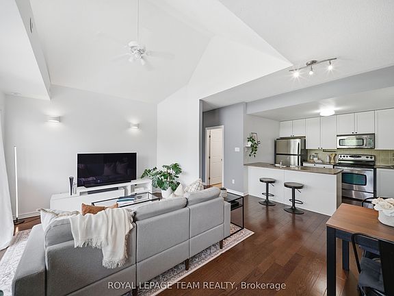 4th image of 165 Waterbridge Dr #9