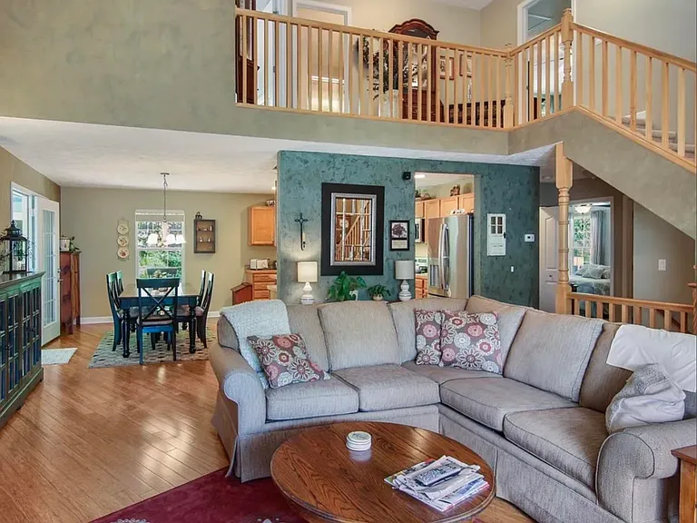 50 Pleasant Ln — Photo 3