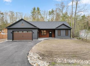 23 Robert St, Buxton, ME 04093