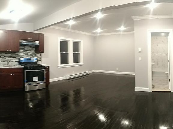 2nd image of 3230 Lexington Ave APT 8