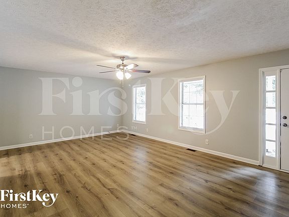 4th image of 3093 Turkey Oak Trl